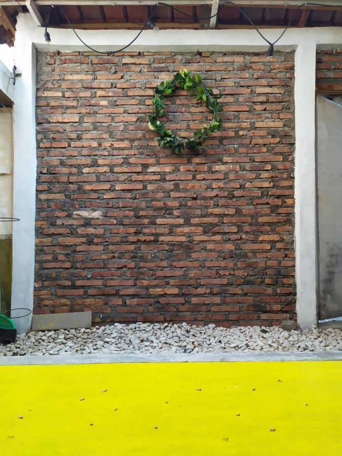 Rumah Teman Backpacker Semarang Exterior photo